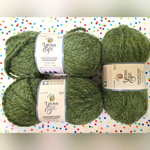 🎃🎃🎃 Yarn Bee Effortless Super Bulky Yarn in Mossy Acre 6 Oz Per Skein - Picture 1 of 12